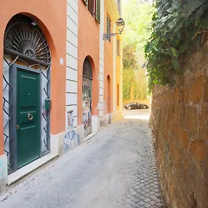Quiet And Cozy Trastevere Hideaway Roma
